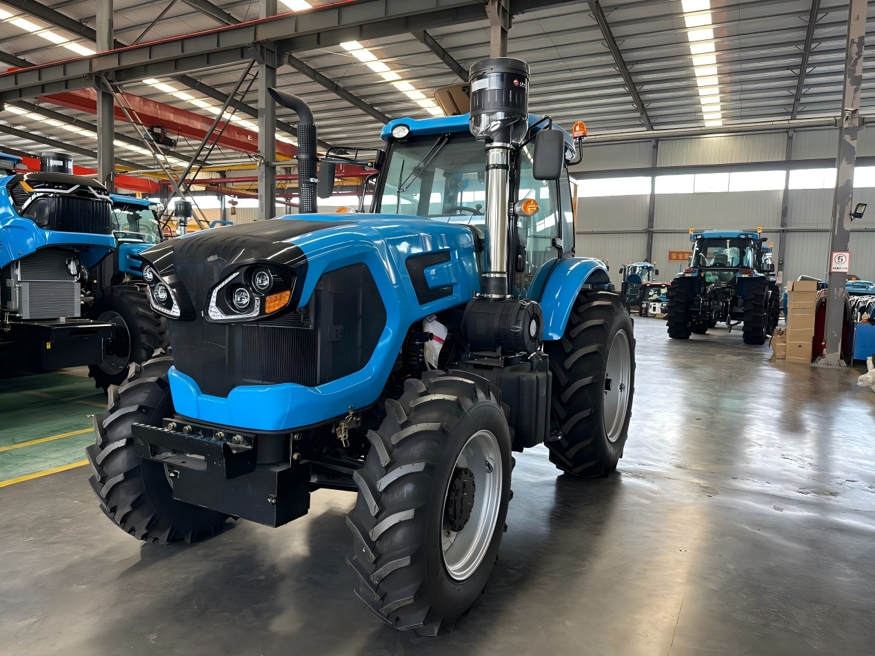 Çin yüksək atlı traktorlar Afrikada genişmiqyaslı əkinçilik üçün əsas qüvvə olurlar