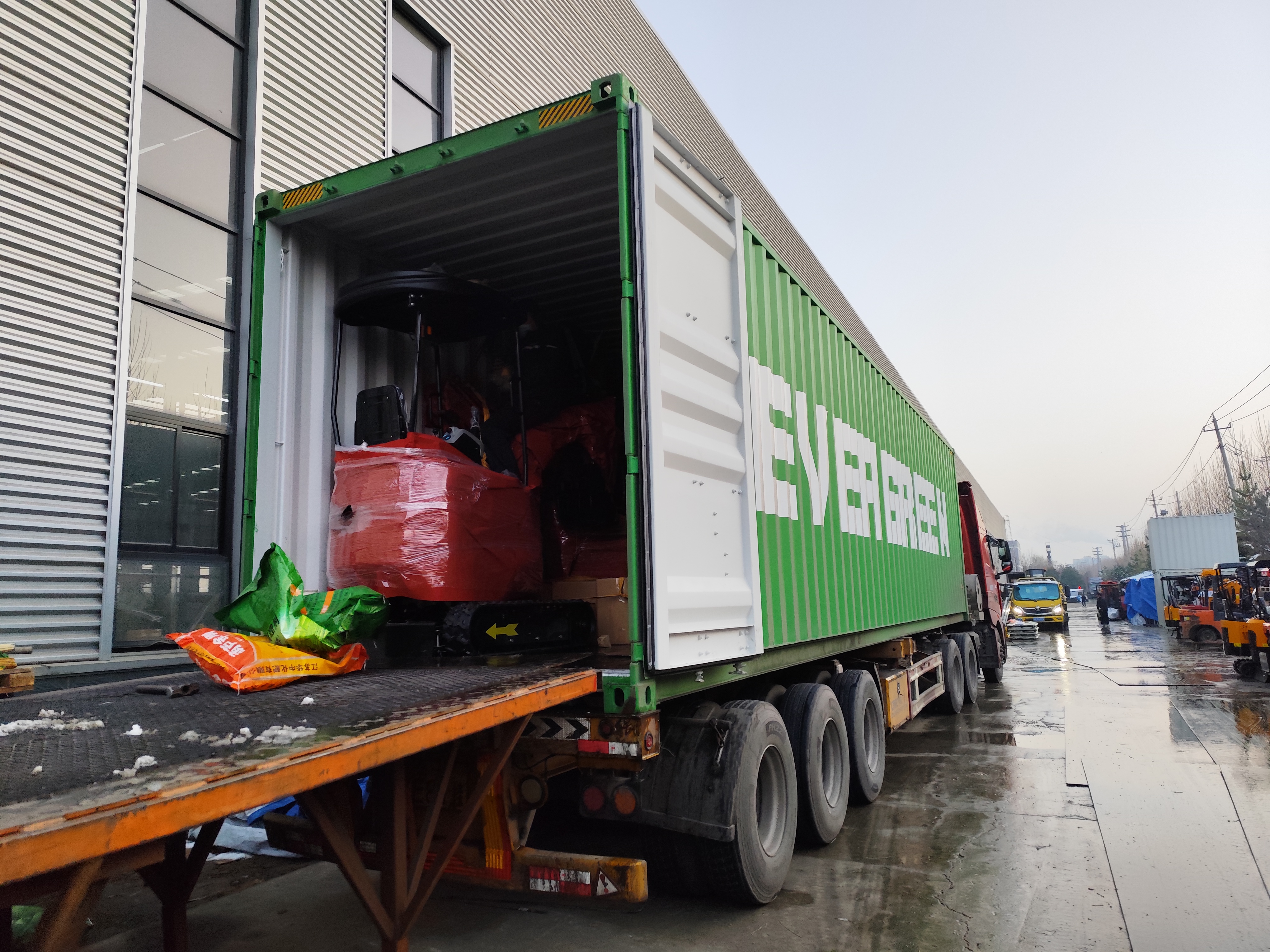 Fransız müştəri mini ekskavator istehsalı tamamlandı və göndərildi